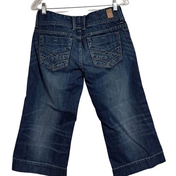 Maurices Distressed Capri Jeans Womens Juniors 5 / 6 Dark Blue Denim Wide Leg - Picture 2 of 10